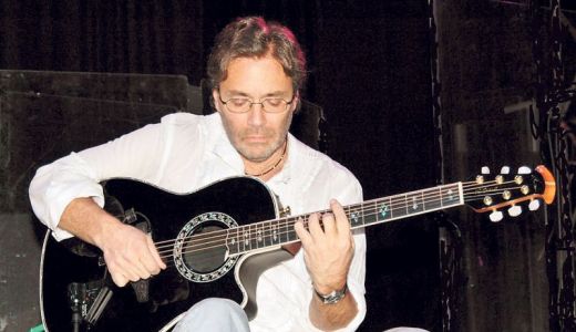 Al Di Meola, din nou la Bucureşti.