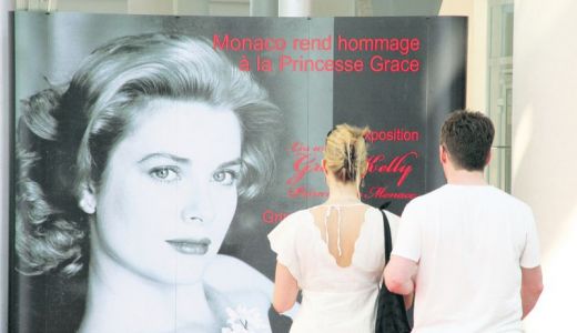 Grace Kelly, diva cu mănuşi albe.