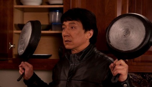 Jackie Chan atacat de o pisica in timpul filmarilor pentru “ Spionul din vecini”!