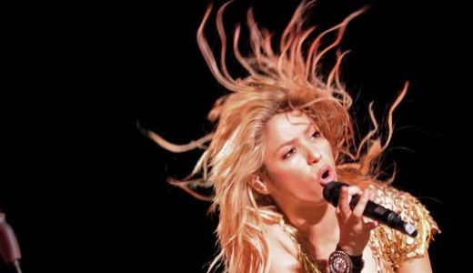 Shakira vine la Bucureşti cu 13 tiruri.