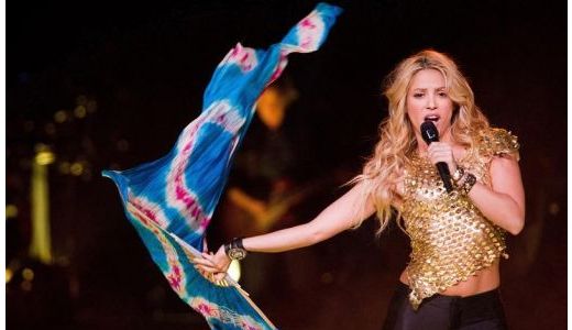 Shakira la Bucureşti: Ploaie, artificii şi multe hituri.