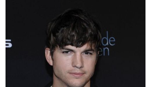 Ashton Kutcher îi ia locul lui Charlie Sheen în "Doi bărbaţi şi jumătate".