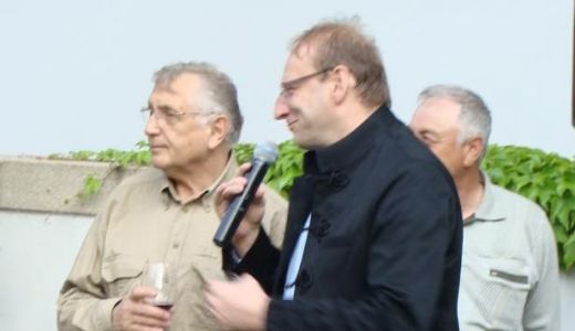 La o palincă şi muzică lăutărească cu un câştigător de Oscar.