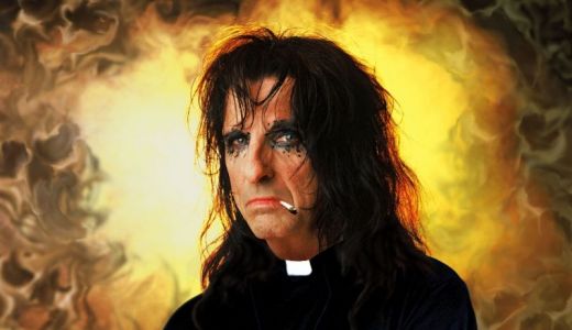 Cum a scăpat Alice Cooper de dependenţa de alcool.