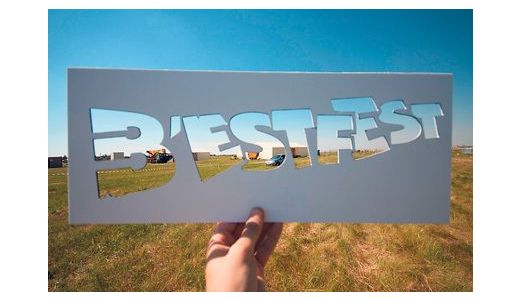 La B'estfest, 60 de muzicieni pe cea mai mare scenă de aluminiu din Europa.