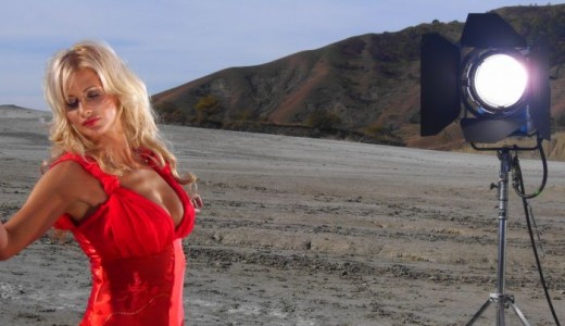 JULIA JIANU  a lansat videoclipul ''Silent Time''