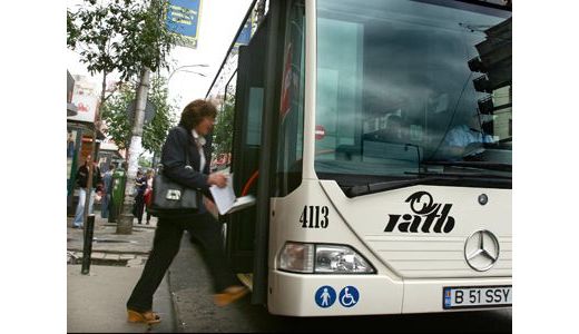 Şoferii din RATB nu au fost informaţi în prealabil despre înfiinţarea traseelor de noapte, ...