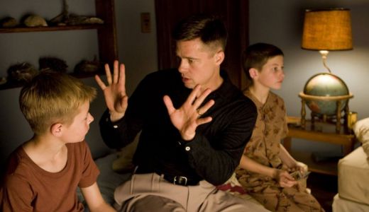 Brad Pitt deschide „Anonimul“.