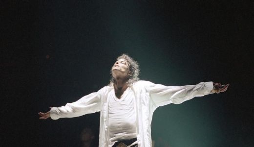 Un concert grandios în memoria lui Michael Jackson va avea loc la Cardiff, în octombrie.