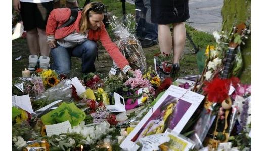 Tatăl cântăreţei Amy Winehouse vrea să înfiinţeze o fundaţie contra dependenţei de ...
