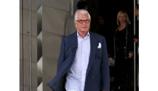 Actorul George Hamilton, diagnosticat cu cancer de piele.