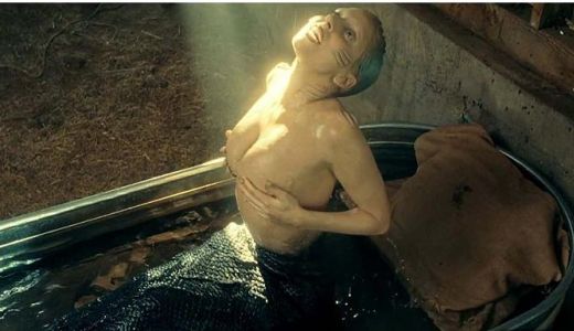 VIDEO Lady GaGa este sirenă în noul videoclip.