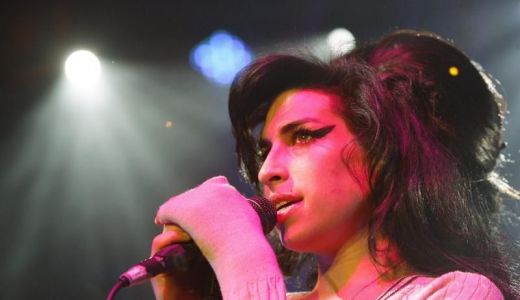 Omagiu Amy Winehouse, în faţă la Ateneu.