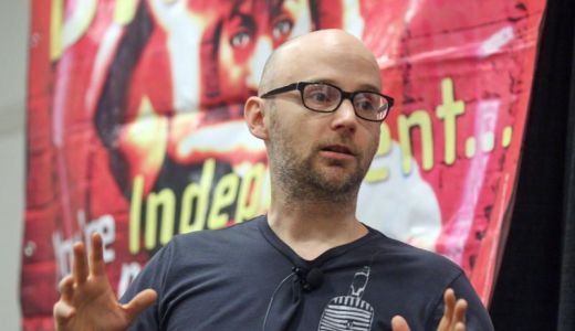 Moby vrea să facă un film porno care să nu îi intimideze pe bărbaţi.