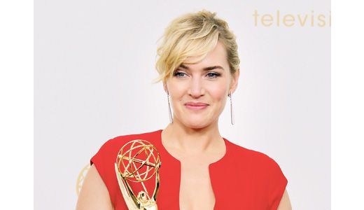 Kate Winslet, la primul trofeu Emmy din carieră.
