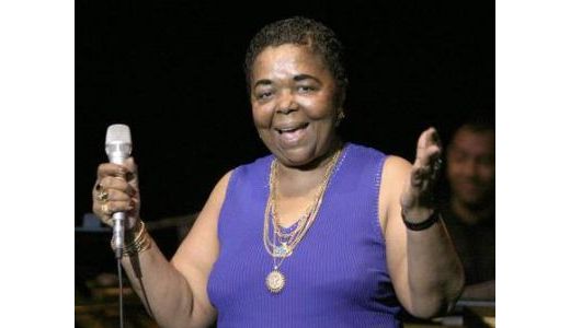 Cesaria Evora îşi doreşte un concert de retragere la Bucureşti.
