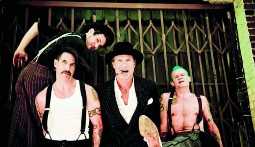 Red Hot Chili Peppers, în România.