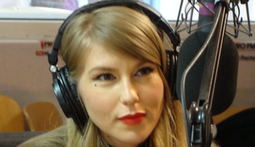 Corina la Kiss FM: "Smiley m-a lovit cu masina"