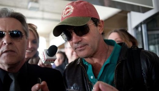 Antonio Banderas, jefuit pe aeroportul din Budapesta.