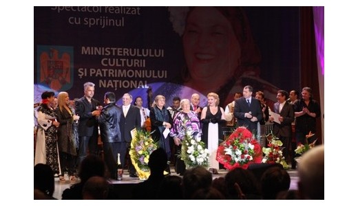 4.000 de de spectatori au asistat 7 ore la un specatcol grandios in cinstea actorilor Draga Olteanu Matei si Jean Constantin  