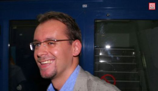 Dupa despartirea de designerul Roxana Butnaru, politicianul PNL Teodor Chiuariu s-a afisat cu noua iubita