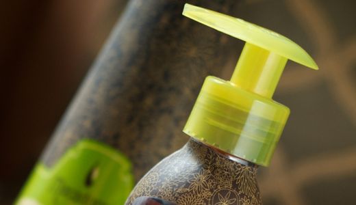 Macadamia Natural Oil, hrana pentru parul tau!