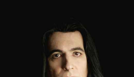MANOWAR canta piesa ce da titlul filmului  de actiune EL GRINGO.