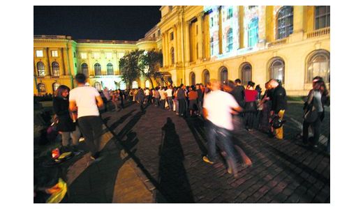 Noaptea în care muzeele se mănâncă pe pâine.