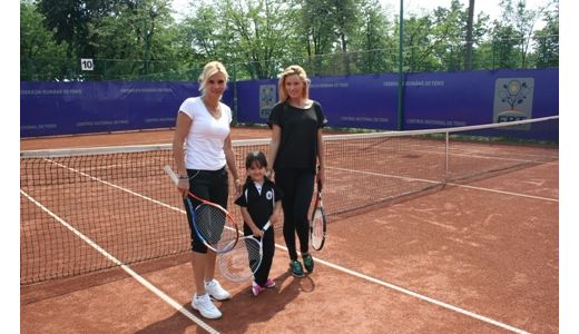 Fetita lui Adrian Cristea, cursuri de tenis cu Ruxandra Dragomir
