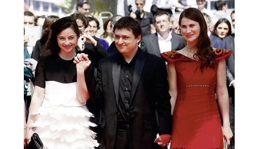 Victorie românească la Cannes sau arta bate maneaua.