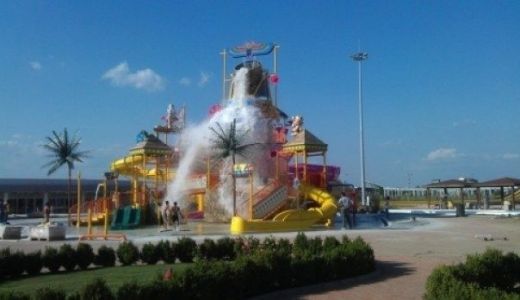 Divertiland: Cel mai mare parc acvatic din România şi din sud-estul Europei se deschide vineri.