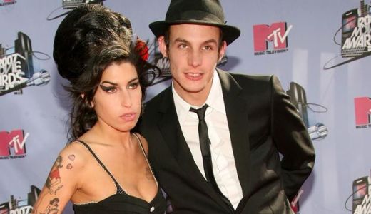 Fostul soţ al lui Amy Winehouse, în comă după o petrecere cu droguri.