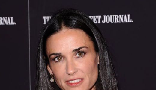 Demi Moore vrea sa adopte un copil, pentru că se simte singură.