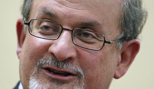 INTERVIU: Salman Rushdie: Oamenii cred că ştiu povestea mea, dar, de fapt, vor fi foarte ...