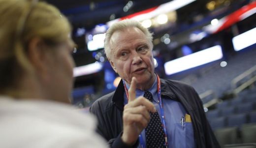 Jon Voight, tatăl Angelinei Jolie, joacă în pelicula "The Dark Prince", filmată ...