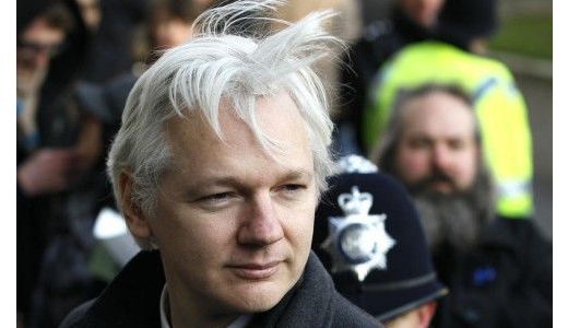 Viaţa lui Julian Assange devine subiect de film. Află cine va juca rolul fondatorului WikiLeaks!.