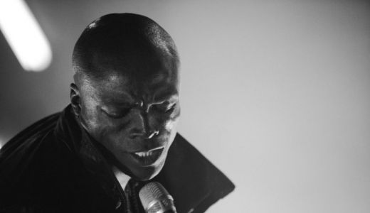 Doar câteva zile până la concertul Seal din Bucureşti. Ce pretenţii are artistul.