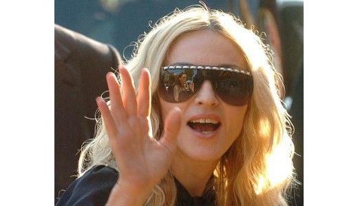 MADONNA, acuzată de "furt". De fapt se pare că hoaţa nu ar fi chiar ea şi nu ar ...