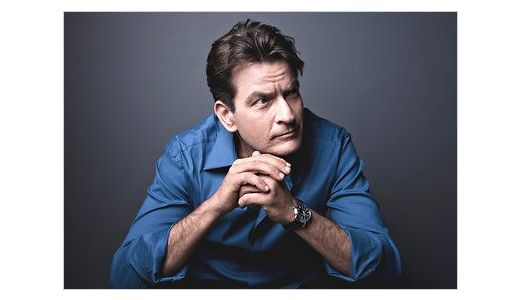 Charlie Sheen îşi cere SCUZE. Află cui şi pentru ce.