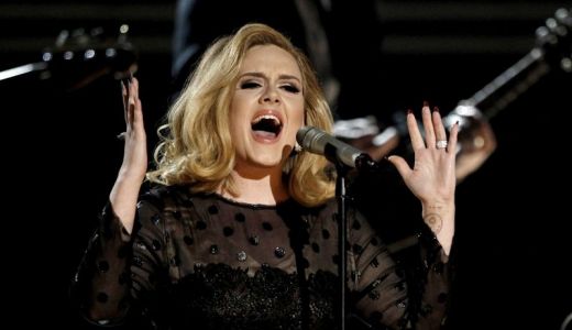 Adele va cânta melodia "Skyfall" la ceremonia Oscarurilor din 24 februarie.