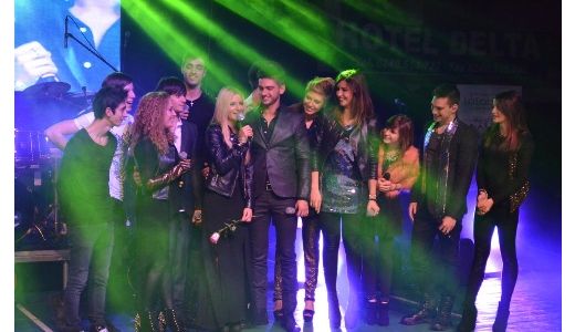 Ana Baniciu si-a serbat ziua de nastere pe scena, la concertul LaLa Band din Tulcea