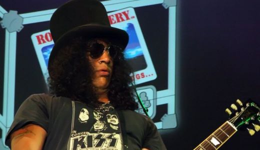 Concert de zile mari la Bucureşti. Slash a încins atmosfera la Sala Palatului.