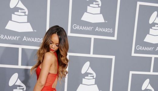 PREMIILE GRAMMY 2013 - Află cine sunt câştigătorii şi cum au arătat vedetele pe covorul roşu.