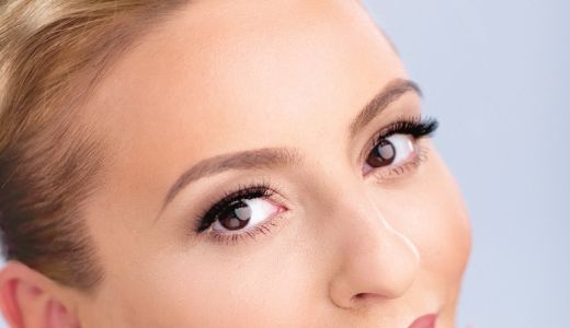 Giulia, imaginea gamei de produse cosmetice Farmec Natural,  te indeamna sa te indragostesti de viata