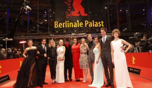 Ada Condeescu a primit trofeul Shooting Stars de la Julie Delpy şi Ethan Hawke.