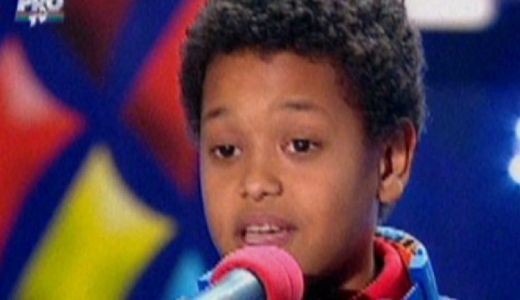 ROMÂNII AU TALENT. La 13 ani îi face concurenţă lui Adele. Are şi STRATEGIE de agăţat fete.