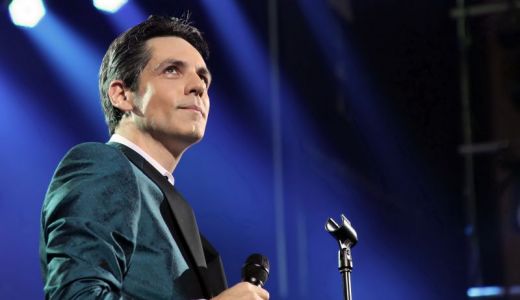 COLABORARE INEDITĂ. Vezi cu cine cântă Ştefan Bănică melodia “Alerg printre stele”.