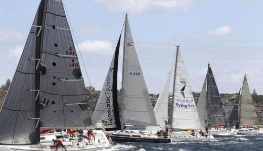 Expoziţie de yachturi şi ambarcaţiuni în Piaţa Constituţiei.