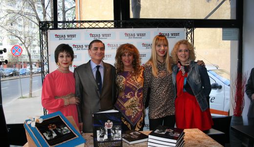 Alteta Sa Regala Printul Paul al Romaniei a impartit autografe vedetelor