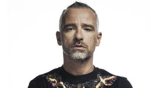 Vezi ce gafă a făcut Eros Ramazzotti pe scena din Budapesta.